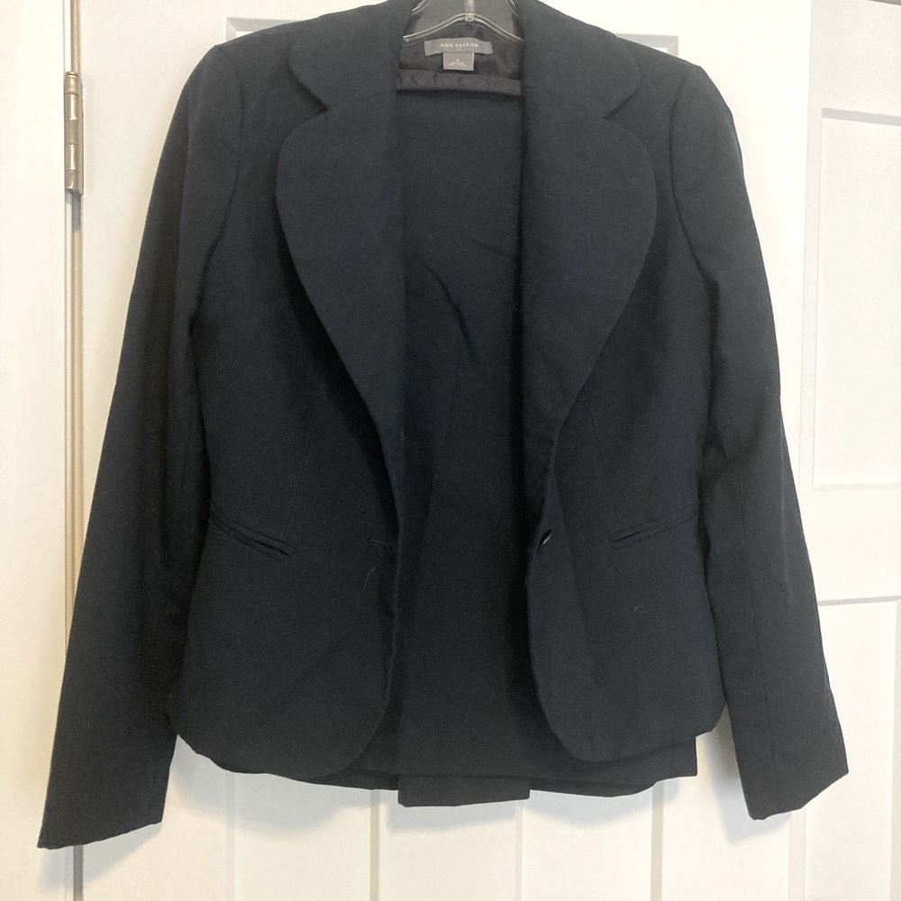 Ann Taylor suit - Navy